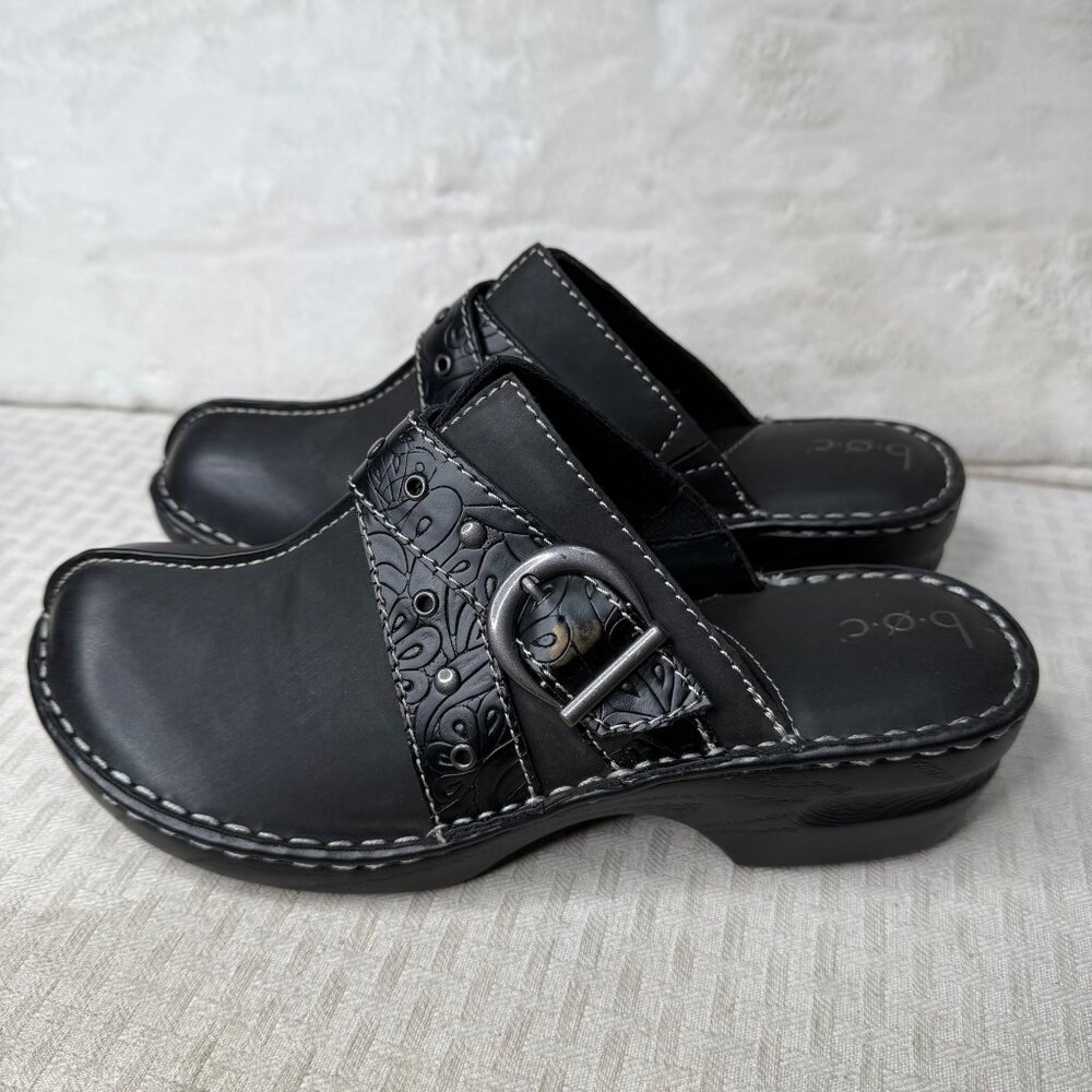 B.O.C Womens Black Embossed Slip-On Clogs 11M